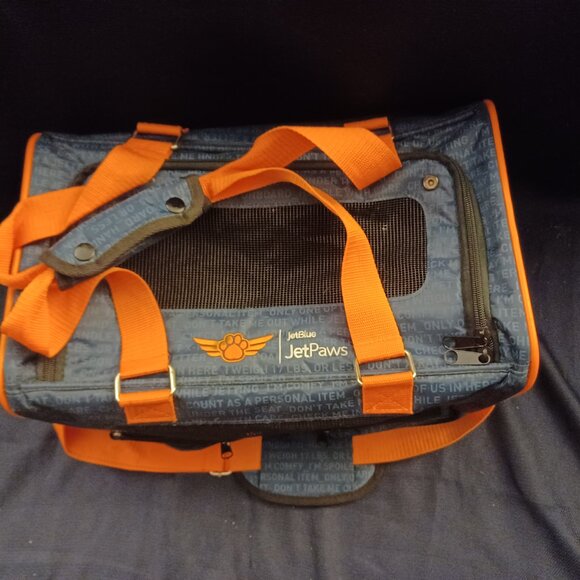 Jet Paws Airline Approved JetBlue Dog Carrier, 16"L x 10"W x 10.50"H - Picture 4 of 7